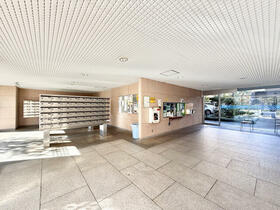 2/2 エントランス