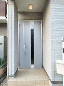 16/16 エントランス