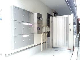 16/16 エントランス