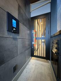 16/16 エントランス