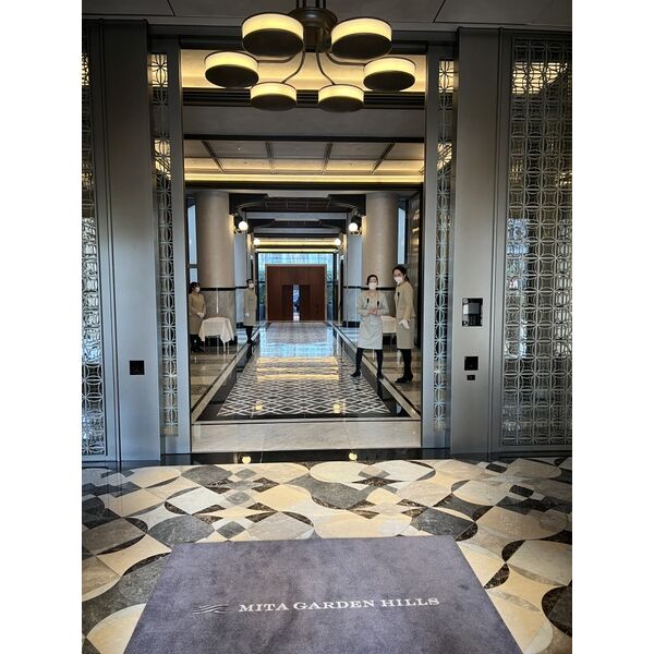 21/29 エントランス