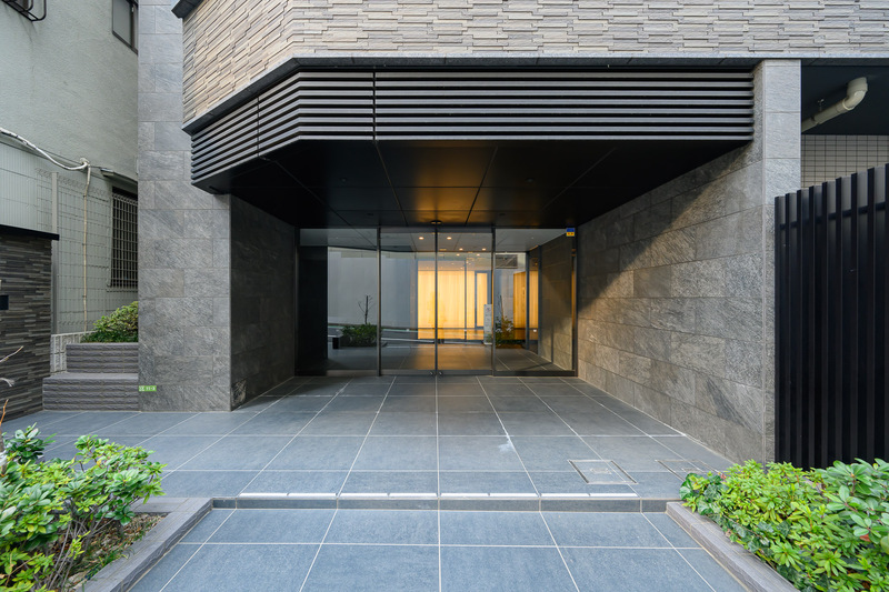 5/5 エントランス