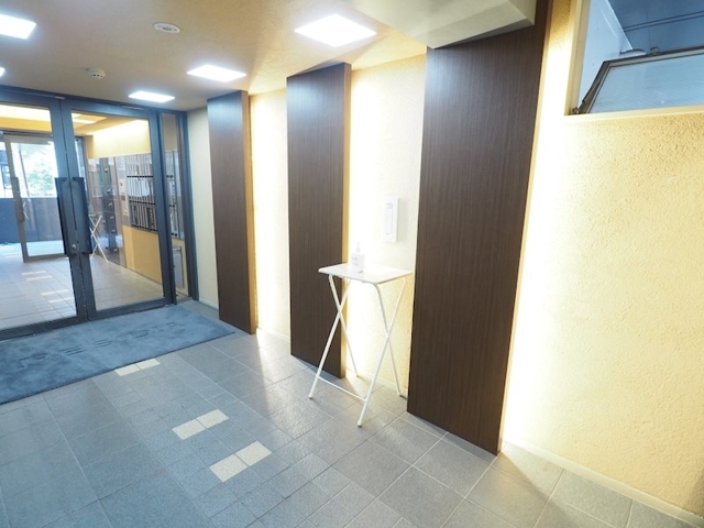 19/20 エントランス