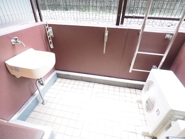 19/25 バルコニー