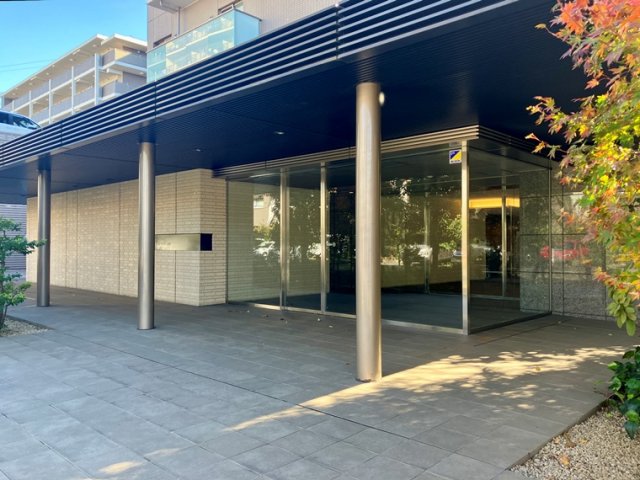 17/17 エントランス