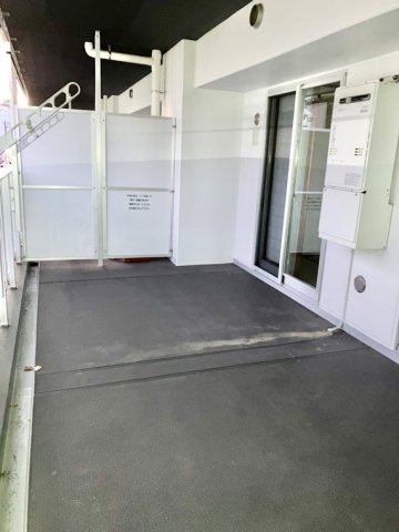 13/17 バルコニー