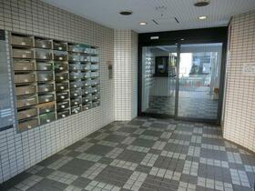 16/16 エントランス