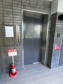 17/18 エントランス