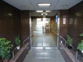 15/15 エントランス