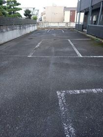 2/2 駐車場