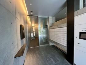 14/14 エントランス