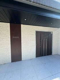 14/15 エントランス