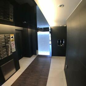 13/14 エントランス