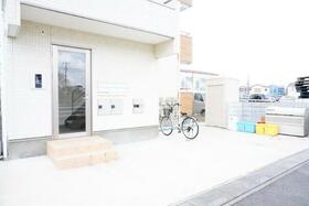 16/16 エントランス