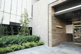 16/16 エントランス