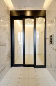 15/16 エントランス