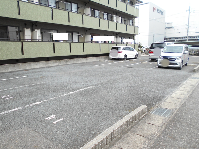 8/8 駐車場