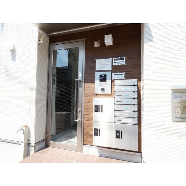 2/2 エントランス