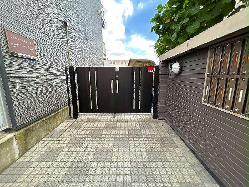 2/2 エントランス