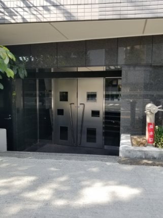 2/2 エントランス