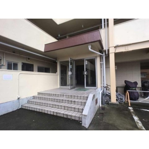 2/3 エントランス