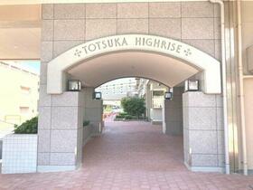 16/16 エントランス