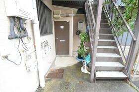 16/16 エントランス