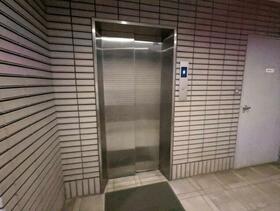 2/2 エントランス