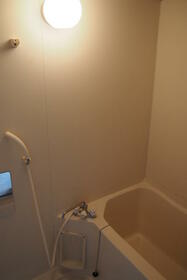 13/16 浴室