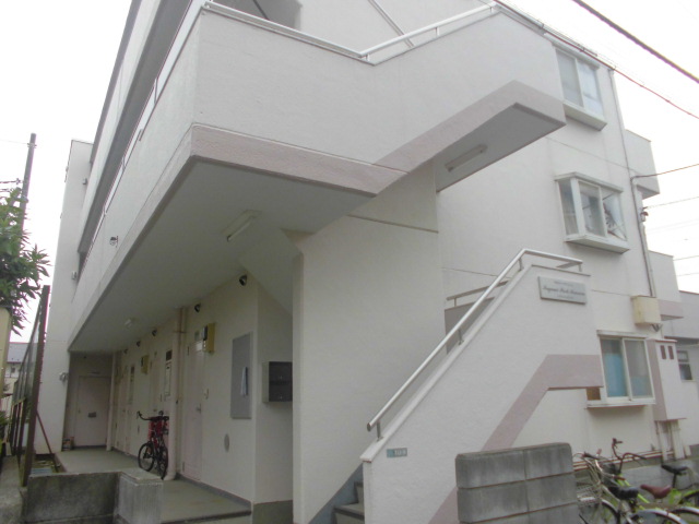 22/23 エントランス