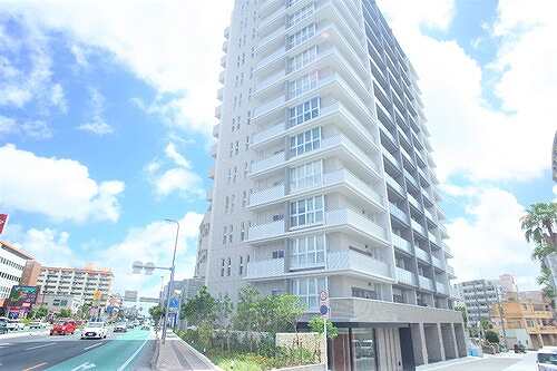 ライオンズ浦添城間グランテラスの外観