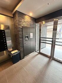 16/16 エントランス