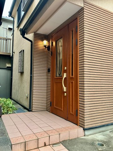 18/23 エントランス