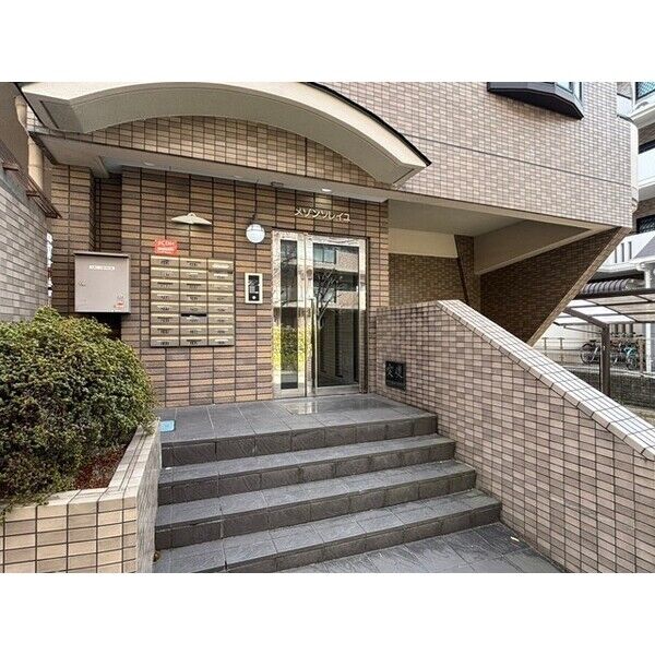 14/23 エントランス