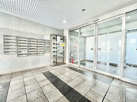 17/17 エントランス