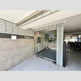 15/15 エントランス