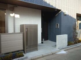 2/2 エントランス