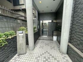 14/14 エントランス