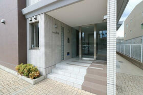 16/16 エントランス