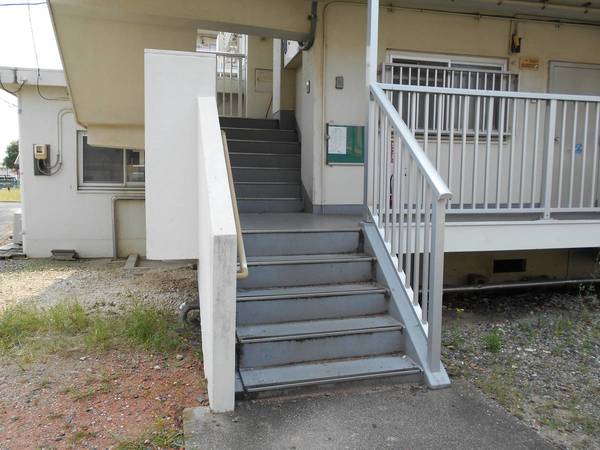 16/17 エントランス