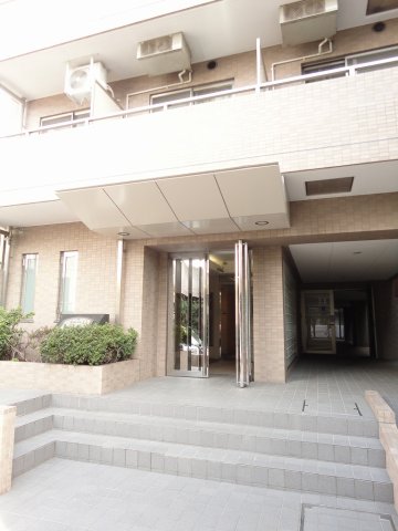 14/14 エントランス