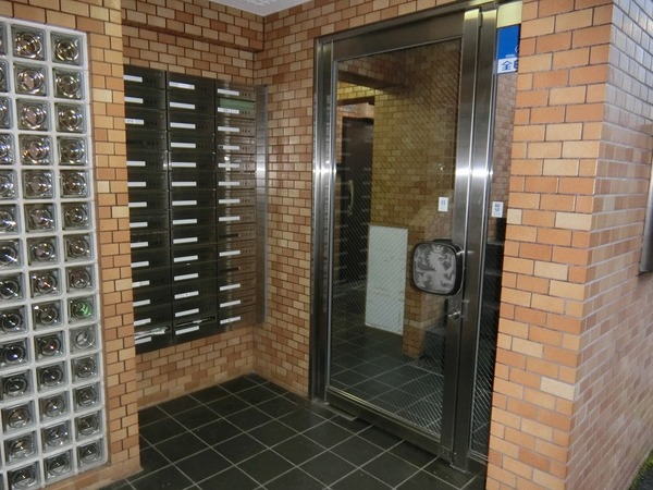 14/14 エントランス