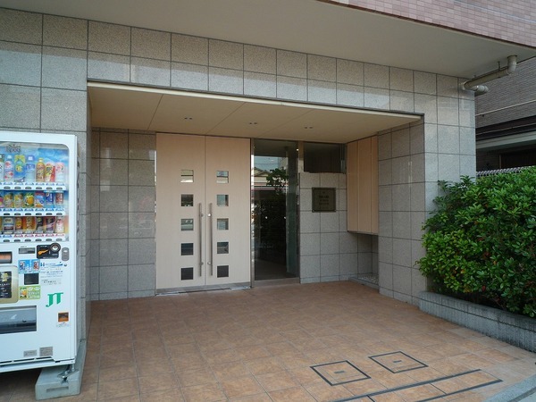 3/4 エントランス