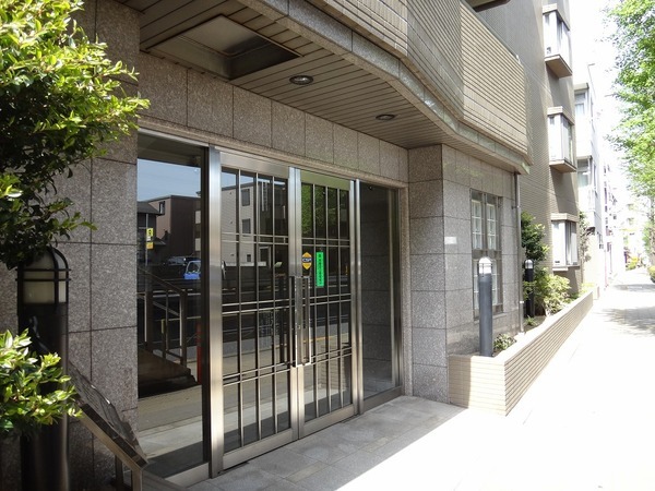 14/14 エントランス