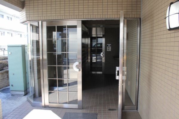 20/26 エントランス