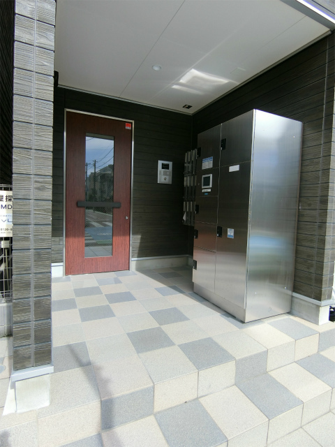 23/26 エントランス