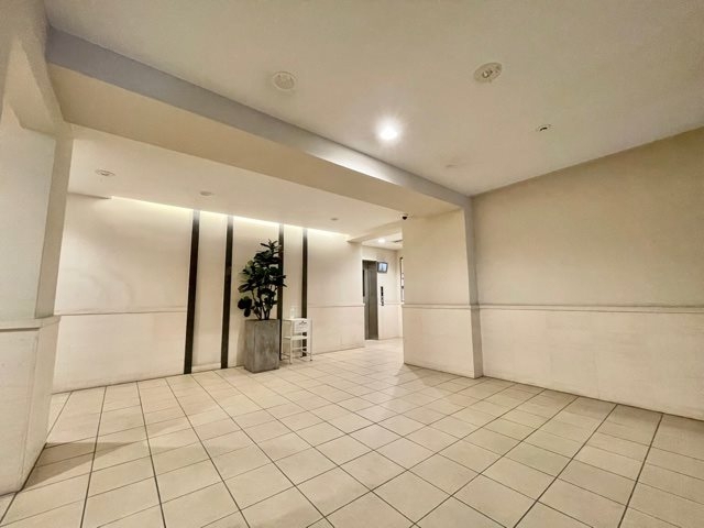 17/23 エントランス