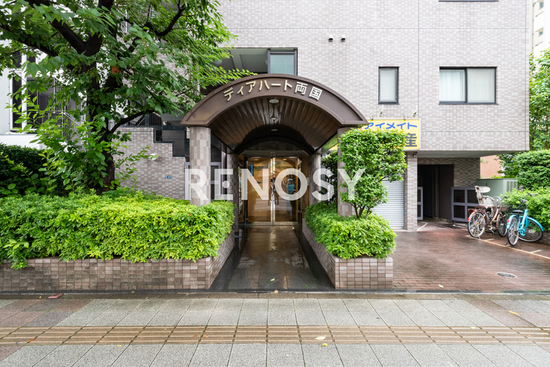 5/5 エントランス