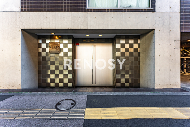 16/17 エントランス