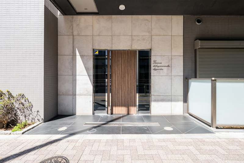 5/5 エントランス